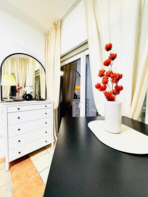 Basic Room | Iron/ironing board, free WiFi