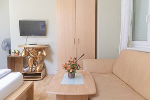 ห้องเบสิก | เตารีด/โต๊ะรีดผ้า, Wi-Fi ฟรี