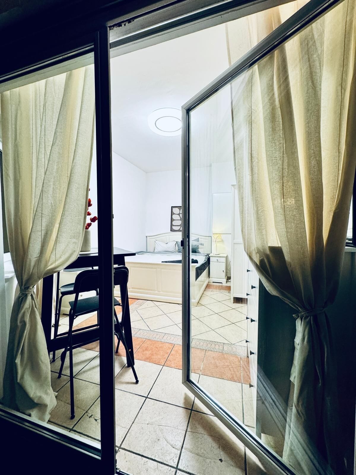 ベーシック ルーム | アイロン / アイロン台、WiFi (無料)