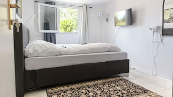 Basic Room | Iron/ironing board, free WiFi