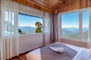 In-room safe, iron/ironing board, free WiFi - Echo Hotel and Spa  (Darjeeling)