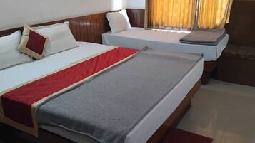 Habitació familiar | Escriptori i wifi gratuïta