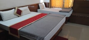 Family Room | Desk, free WiFi - Hotel Siri Ambari Coorg (Kushalnagar)