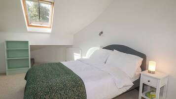 2 bedrooms, individually decorated, individually furnished, free WiFi