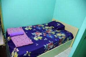 8 bedrooms, iron/ironing board, WiFi, bed sheets