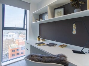 Blackout curtains, free WiFi - For Students Only Market House (Newcastle-upon-Tyne)