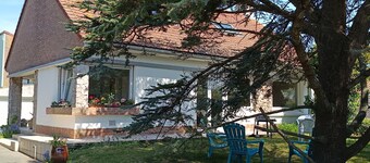 Gîte labellisé chez "Mamoune" is located right next to the beach by the footpath