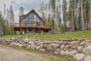 Exterior - Lupine Lookout, 5BR Mountain Home, Pet Friendly, Hot Tub, Near Slopes & Town (Breckenridge)