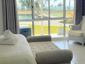 5 bedrooms, desk, iron/ironing board, free WiFi
