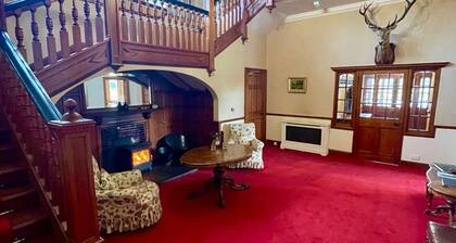 Sherramore Lodge - a lodge that sleeps 19 guests in 10 bedrooms