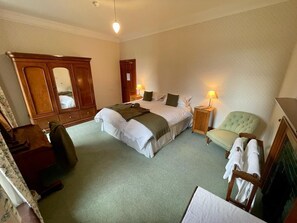 10 chambres, lit parapluie, Wi-Fi, draps fournis