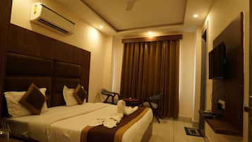 Deluxe Double Room | Free WiFi, bed sheets