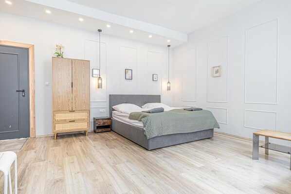 1 bedroom, WiFi, bed sheets