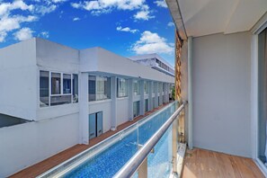 Executive Double Room | Premium bedding, free WiFi, bed sheets - Sunday Hotel Sunset Road Near Trans Studio Mall (Kuta)