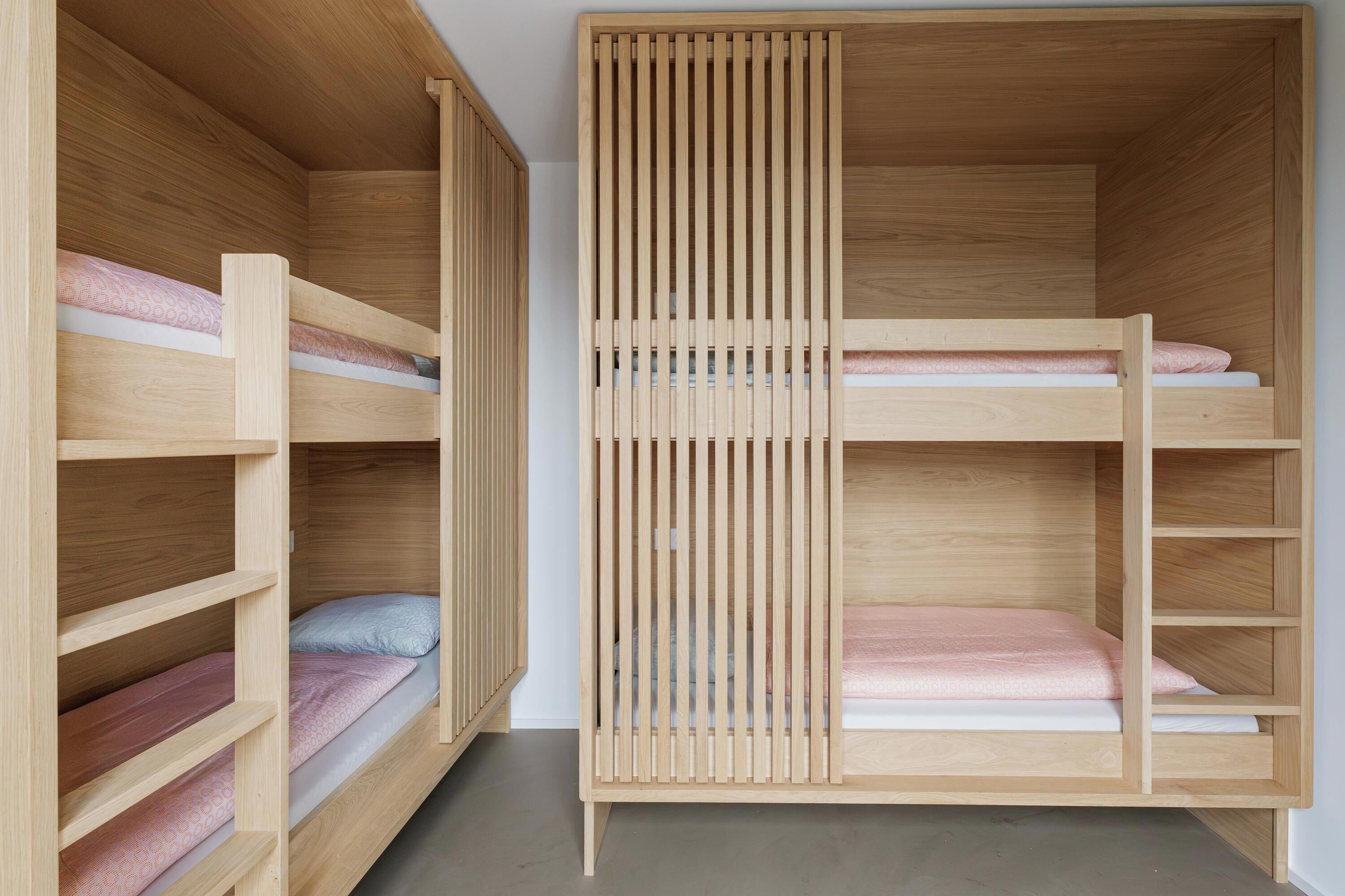 Free cots/infant beds, free WiFi, bed sheets