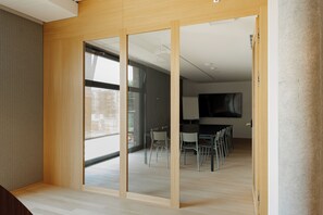 Business center - Geneva Youth Hostel (Vernier)