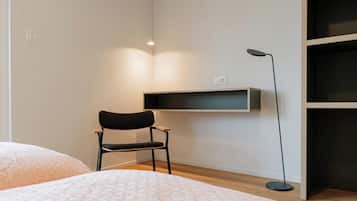 Cunas gratuitas, wifi gratis, ropa de cama