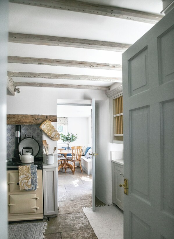 Interior - Beautiful 2 bedroom village cottage (Hampsthwaite)