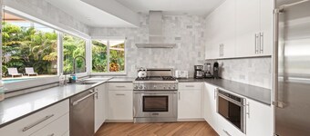 Exclusive 4BD/3BA Villa Retreat with Heated Pool & Ocean Access