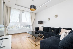 Appartamento, balcone, vista città | Soggiorno