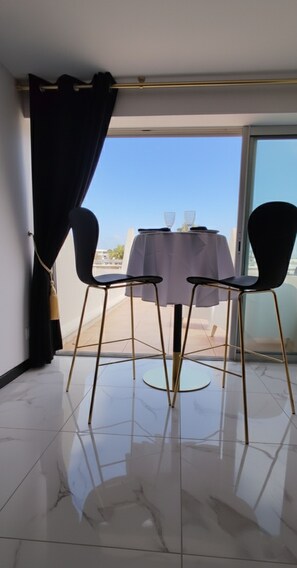 Dining - Studio Chic & Terrasse - Cap d'Agde naturist village - Le Boudoir Heliopolis (Cap d'Agde)