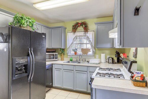 Half-mi to Pool & Golf: Atlanta Home w/ Veranda!