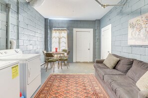 House (2 Bedrooms) | Bahagian dalam