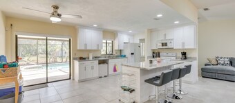 Saltwater Pool & Lanai: Lehigh Acres Escape!