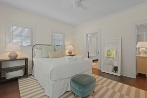 2 bedrooms, desk, iron/ironing board, free WiFi - Dreamy Coastal Chic Isle of Hope Bungalow By Lucky Savannah (Savannah)