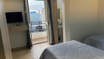 Free WiFi, bed sheets