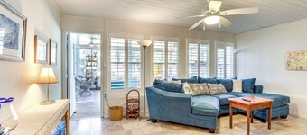 Englewood Bungalow 1 Mi to Beach: Pets Welcome!