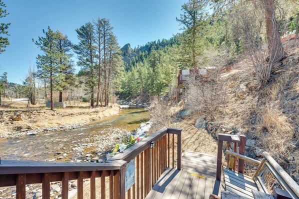 Interior - Private Hot Tub & Deck: Romantic Getaway in Drake (Drake)