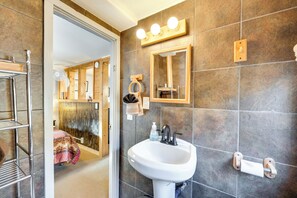 Apartment (0 Bedroom) | Interior