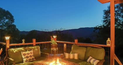 Hot Tub + Fire Pit: Secluded Dos Rios Escape!