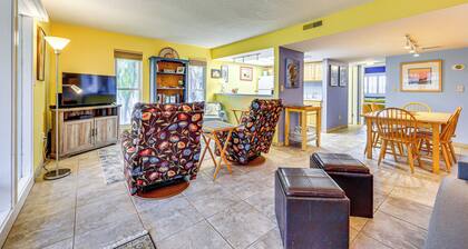 St Johns River Retreat in Welaka w/ Dock Access