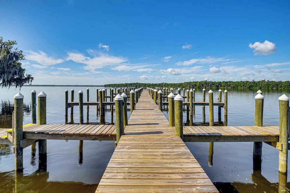 St Johns River Retreat in Welaka w/ Dock Access - Lake Como, FL