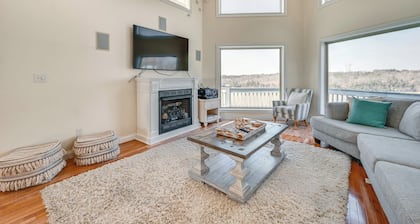 Lake Cumberland Home w/ Hot Tub & Game Room