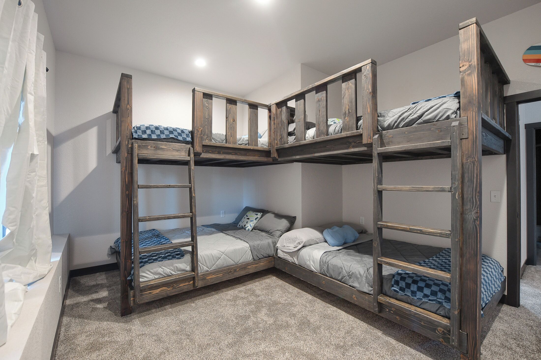 4 bedrooms, free WiFi, bed sheets