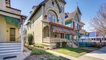 House (3 Bedrooms) | Front of property