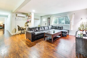 House (3 Bedrooms) | Interior - 14 Mi to Dtwn Seattle: Sleek Home w/ Large Yard (Renton)