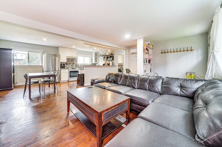 House (3 Bedrooms) | Front of property