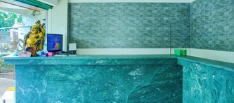 Townhouse Oak Palembang Near Jembatan Ampera Formerly Azzura Hotel