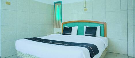 Standard Suite | Premium bedding, desk, free WiFi, bed sheets