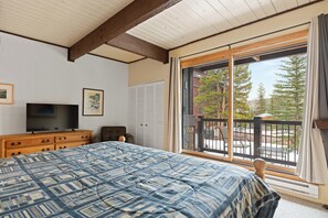 1 bedroom, travel crib, free WiFi, bed sheets