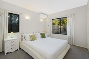 4 bedrooms, iron/ironing board, WiFi, bed sheets - Fairhaven (Mount Martha)