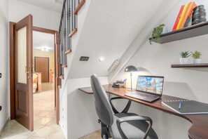 Interior - Ganden's Flat - One Bedroom Apartment, Sleeps 3 (Modena)