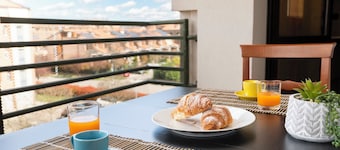 Ganden's Flat - One Bedroom Apartment, Sleeps 3