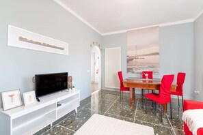Interior - Shamatha Apartment - Two Bedroom Apartment, Sleeps 6 (Pisa)