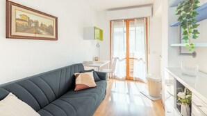 Unclassified image, 5 of 12, button - Casa Luna - One Bedroom Apartment, Sleeps 5 (Pisa)