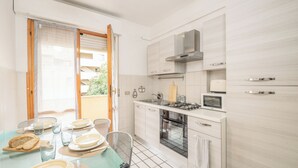Unclassified image, 4 of 12, button - Casa Luna - One Bedroom Apartment, Sleeps 5 (Pisa)